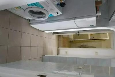 Apartament cu 2 camere decomandat în Lacul Tei - 1