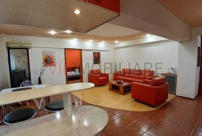 Apartament cu 3 camere semidecomandat, mobilat în Universitate