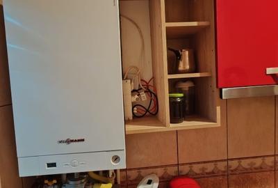 Vând apartament 3 camere semidecomandat 55mp izolat gaze et3 str.Aleea Farului h - 8