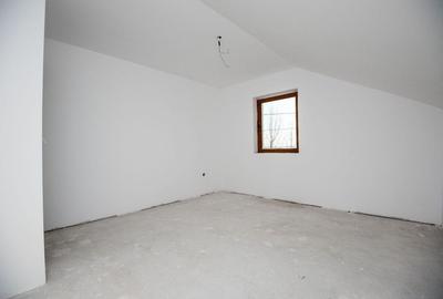 Casă individuală cu 4 camere cu Canalizare în Nord - 11