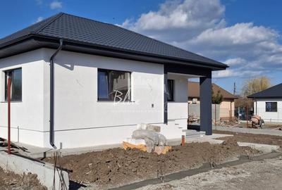Casă individuală cu 3 camere cu Canalizare în Lumina - 2