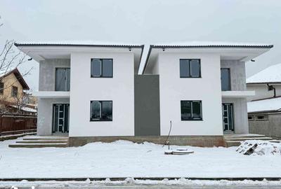 Casă cu 4 camere cu Teren 400 Mp în Oncea