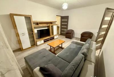 Apartament cu 2 camere semidecomandat în Calea București
