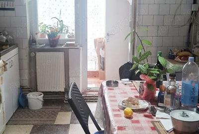 Apartament cu 3 camere decomandat în Cetatea - 10