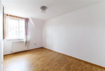 Casa spatioasa, parcari, curte si liniste in zona premium - Europa Casa spatioasa, parcari, curte si liniste in zona premium - Europa - 12