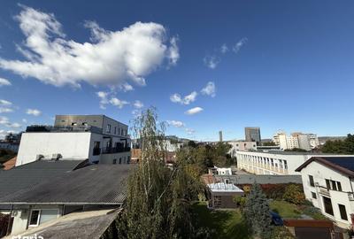 Apartament cu 4 camere în Central - 2