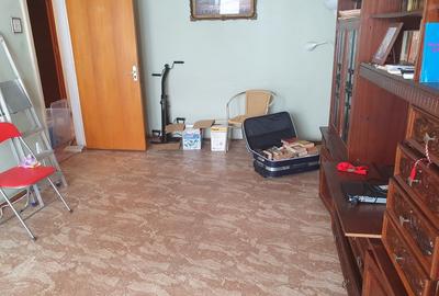 Apartament cu 3 camere decomandat în Valea Ialomiței - 2