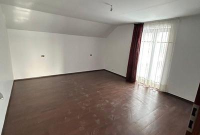 Casă cu Teren 1090 Mp în Central - 5