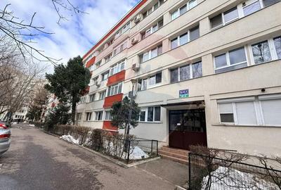 Apartament cu 2 camere semidecomandat în Berceni