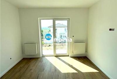 Vila premium P+E 4 cam, asfalt, canalizare, vede lac, Ciurbesti Miroslava - 10