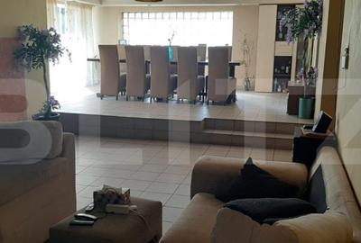 Casă cu 5 camere cu Teren 435 Mp în Central