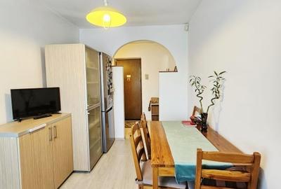 Vanzare 2 camere 57 mp Decomandat Etaj 2/4 Vicina - Petre Ispirescu - 9
