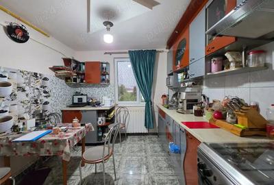 Apartament 3 camere decomandat, Deva - Str. Progresului 65 mp Etaj 4