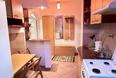 Apartament cu 3 camere, semidecomandat, la etaj intermediar, zona Astra - 9
