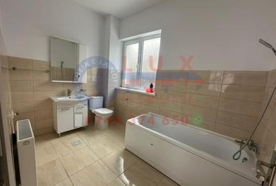 Apartament cu 3 camere decomandat în Babadag - 12