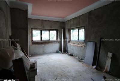 Casă cu 10 camere cu Canalizare în Furnica - 11