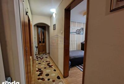 Apartament cu 3 camere decomandat, mobilat în Obcini