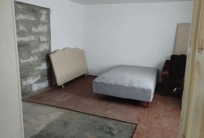 Casă cu 4 camere cu Teren 1600 Mp în Central - 7