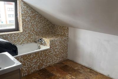 Spațiu comercial, de 61 mp, în Tractorul - 9