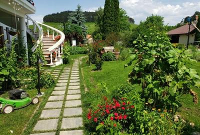 Hotel  situat in Sanpetru, 27 camere + vila protocol, 2 piscine, teren tenis! - 2