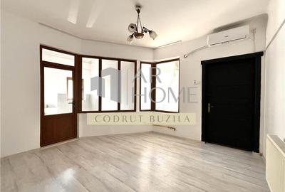 Apartament cu 4 camere semidecomandat în Central - 1