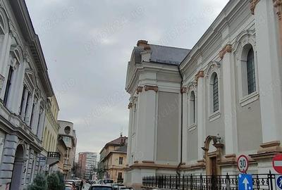 Spațiu comercial, de 62 mp, în P-ța Unirii - 1