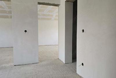 Casă cu 6 camere în Leșnic - 2