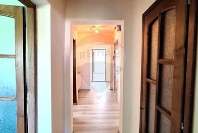 Apartament cu 3 camere de vanzare in zona Pod - 10