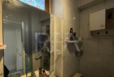 Apartament cu 3 camere semidecomandat în Giulești