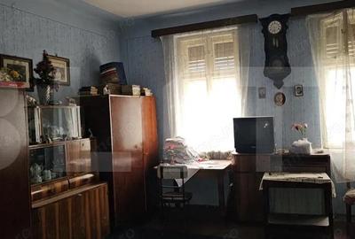 Casa in centru cu potential deosebit - 2