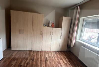 Apartament cu 4 camere decomandat în Central - 9