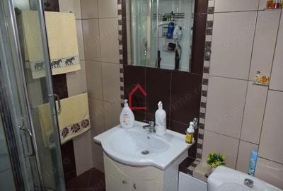 Apartament cu 3 camere decomandat, mobilat în Podu Roș - 2