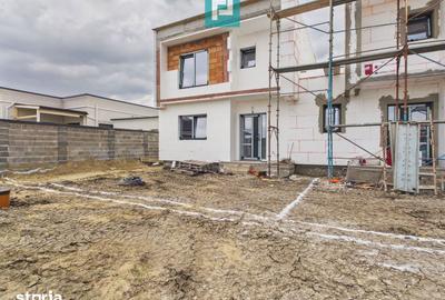 Casă cu 4 camere cu Teren 335 Mp în Central - 2