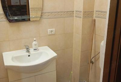 Garsonieră decomandată în UTA - 1