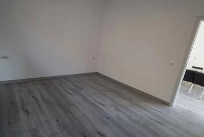 Casă cu 3 camere cu Teren 1890 Mp în Central - 2