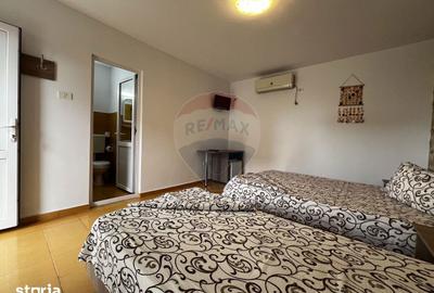 Casă cu 9 camere cu Teren 480 Mp în Limanu - 8