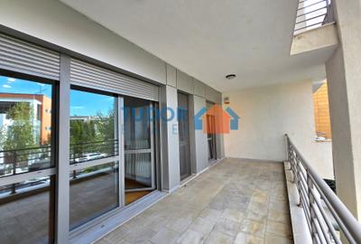 Elegant Multi-Level Home with 4 Bedrooms and Expansive Terraces in Green Lake - 20