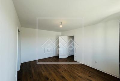 Ap cu 2 camere si balcon, etaj 2/4 - renovat - Zona Terezian - 9