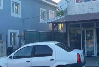 Casa cu etaj si spatiu comercial