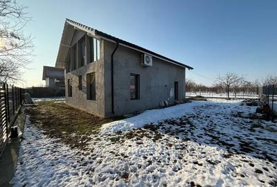 Casă cu Teren 800 Mp în Pădureni - 3