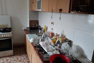 Inchiriez o camera intr-un apartament - 4