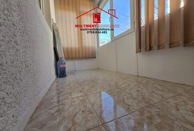 Apartament cu 2 camere decomandat în E3 - 12