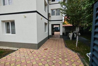 Casa 6 camere 165mp + 160m curte liber Piata Sudului, Obregia, Berceni - 1