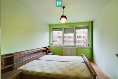 Apartament cu 3 camere, etaj intermediar - 8