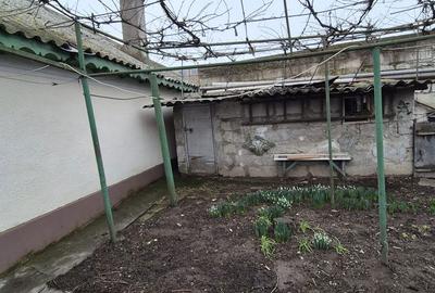 Casă cu 3 camere cu Teren 207 Mp în Km 5 - 5