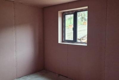 Casă cu 3 camere cu Teren 1128 Mp în Vlădești - 2