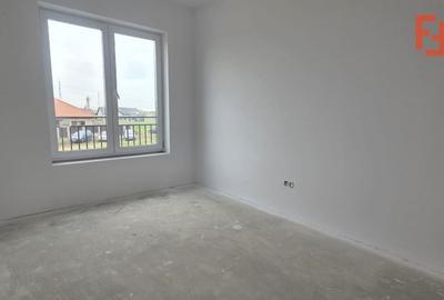 Duplex cu 4 camere cu Canalizare în Moșnița Nouă - 5