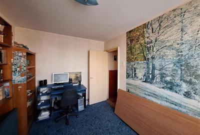 Apartament cu 3 camere decomandat în 9 Mai - 7