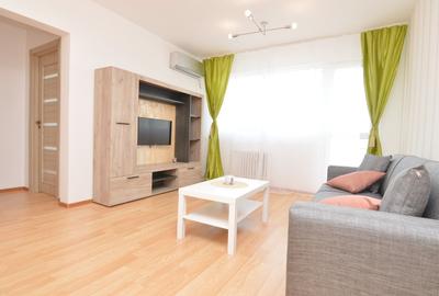 Apartament cu 3 camere semidecomandat, mobilat în Victoriei