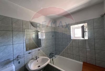 Apartament cu 2 camere decomandat în P-ța Victoriei - 3